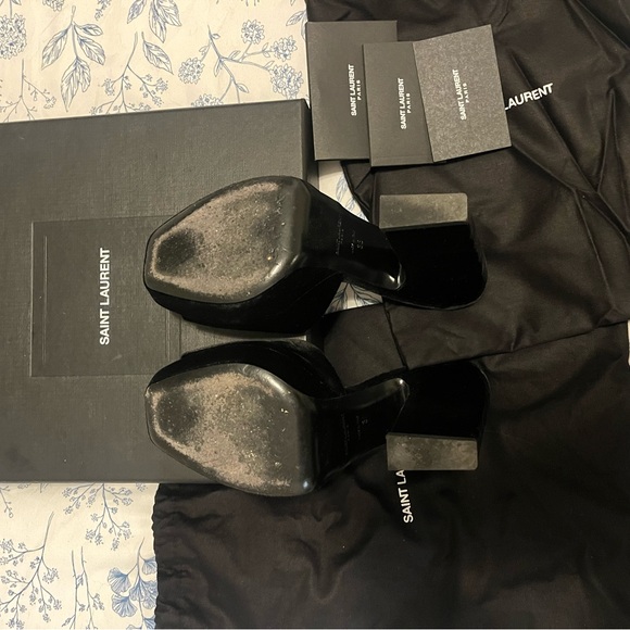 Saint Laurent Black Velvet Heels - Picture 5 of 5
